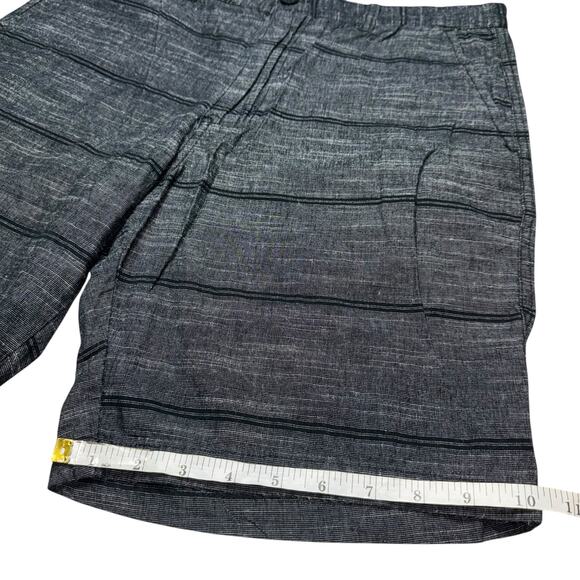 Micros Shorts Mens 32 Black Gray Striped Cotton Casual Flat Front Summer 2010s - Picture 6 of 14